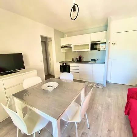 アパート Pour 4 Vue Sur La Marina De *