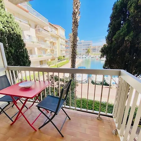 Pour 4 Vue Sur La Marina De アパート *